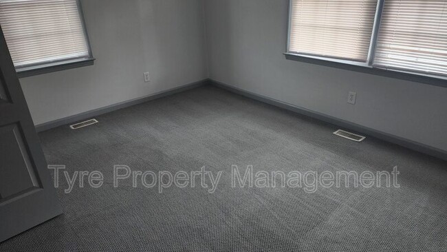 Building Photo - 1008-B Brownlea Dr.