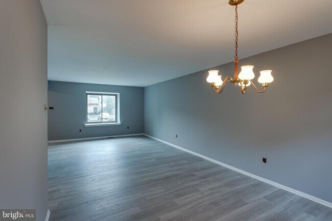 Foto del edificio - 128 Briar Ct