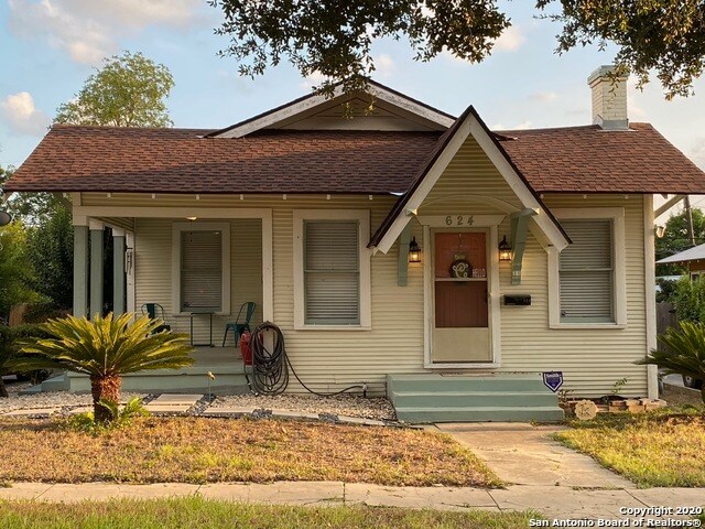 Primary Photo - 624 W Agarita Ave