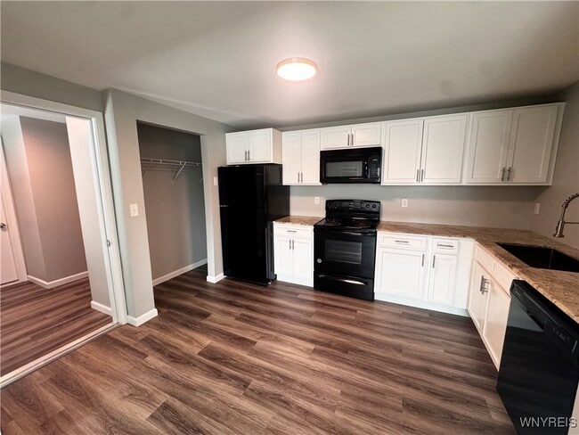 Building Photo - 9049 Zito Dr