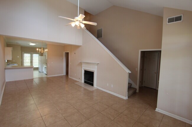 Foto del edificio - 1561 Savannah Park Ln