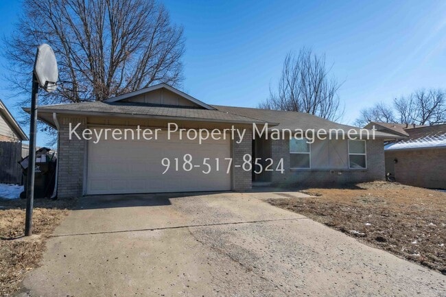 Foto del edificio - 3 BED 1 BATH! Schedule a tour today!