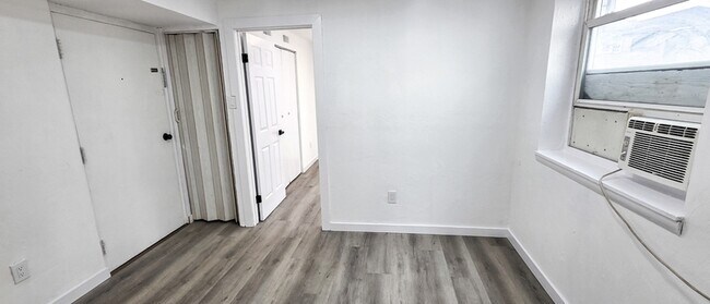 Foto del edificio - 1023 Wallace Ave