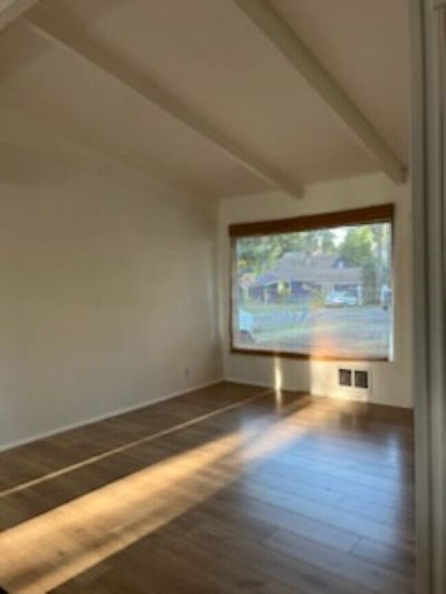 Foto del edificio - Remolded Rambler 3BR, 1BA,Big shop, fenced...