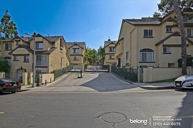 Building Photo - 4600 Don Lorenzo Dr