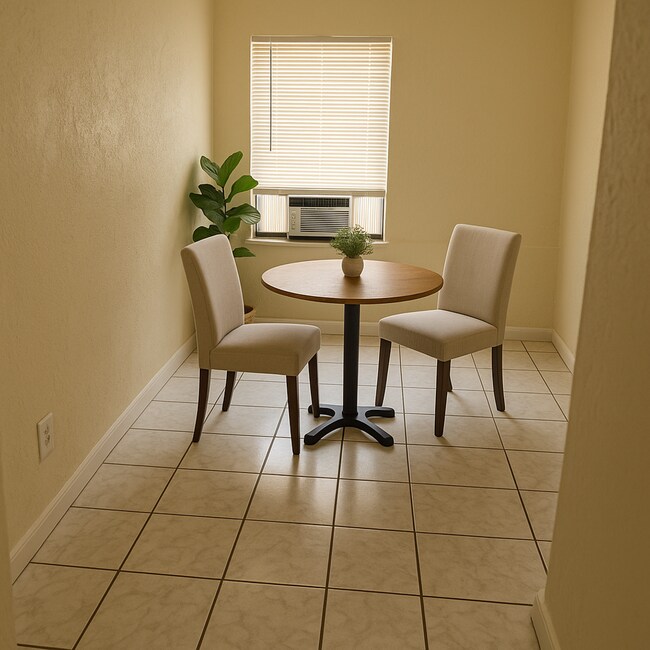 Foto del edificio - WON'T LAST LONG COME SEE!!! 4 Bedroom / 2 Bath Single-Family Home | Fenced Yard