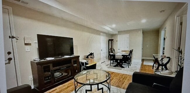 Building Photo - 215 College Dr