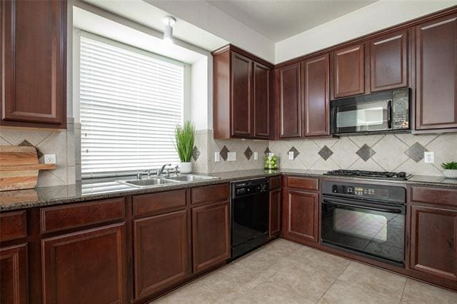 Foto del edificio - 9305 Amber Downs Dr