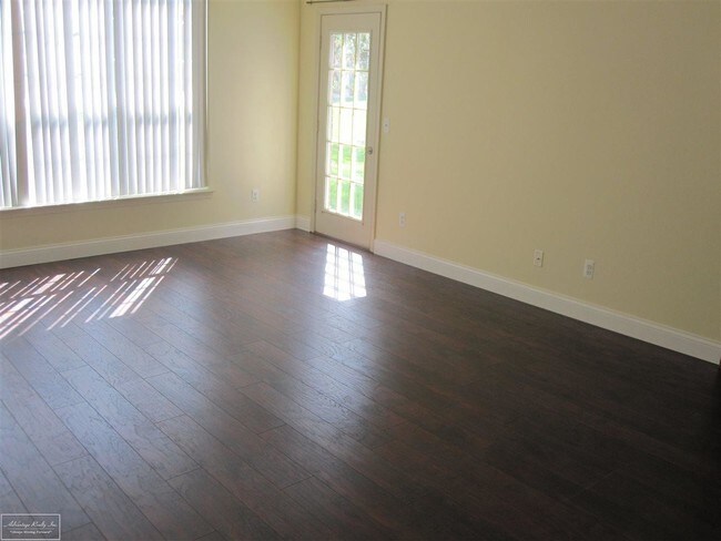 Foto del edificio - 51600 Stern Ln