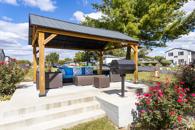 Outdoor Living Area - The Monroe