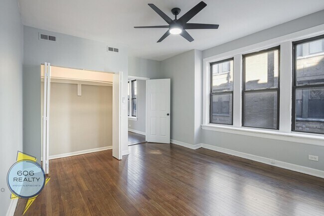Foto del edificio - 1024 E Hyde Park Blvd