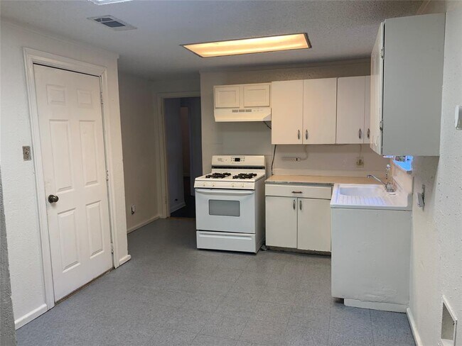 Foto del edificio - 2761 Rosemont St
