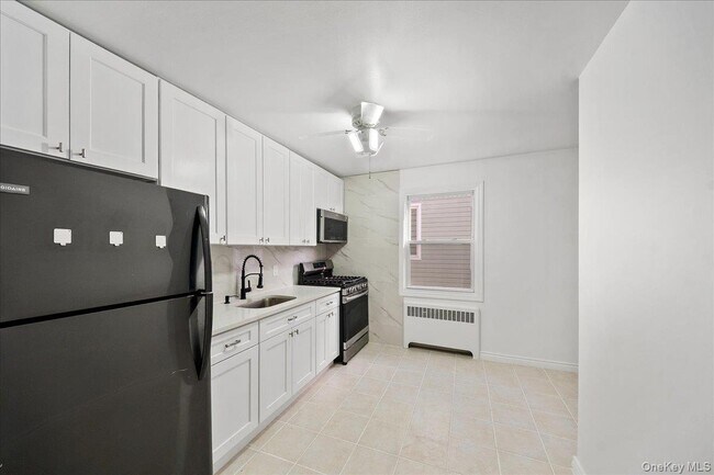 Foto del edificio - 163 Glover Ave