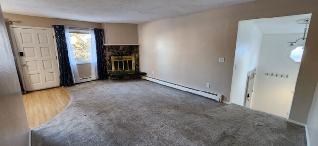 Building Photo - 2200 Paxson Dr