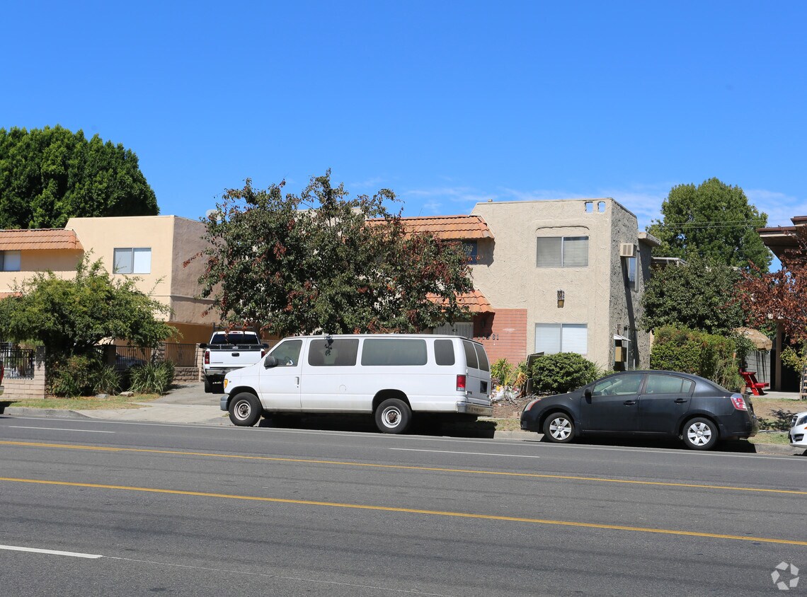 Building Photo - 11961 Burbank Blvd