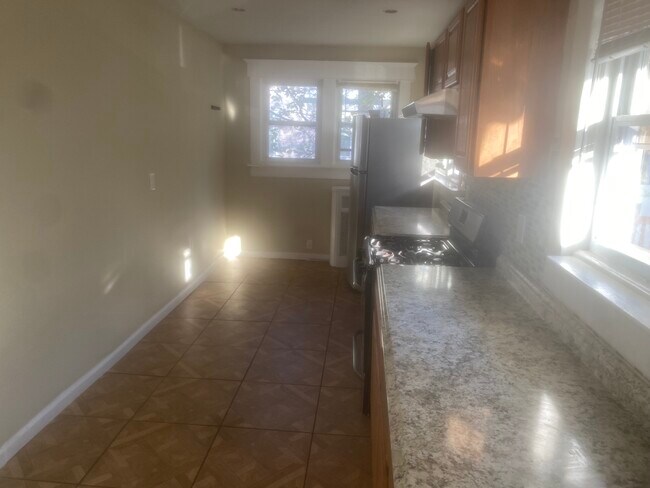 Kitchen - 1909 Nottingham Way