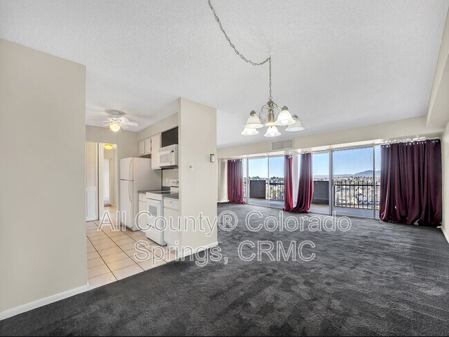 Foto del edificio - 411 Lakewood Cir