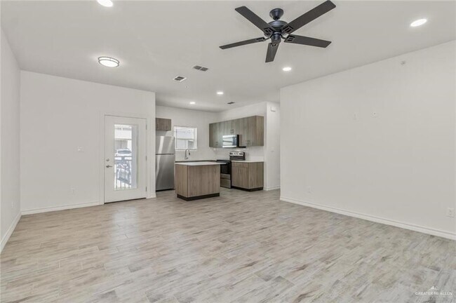 Foto del edificio - 900 E Redbud Ave