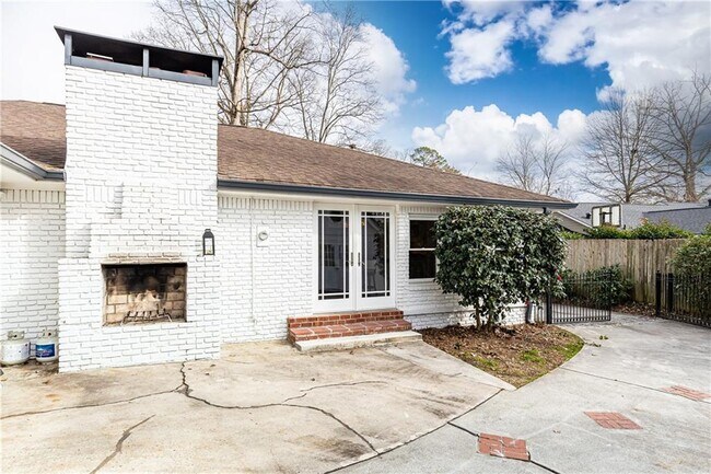 Building Photo - 5000 Vallo Vista Ct NE