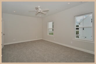 Building Photo - 215 Willow St