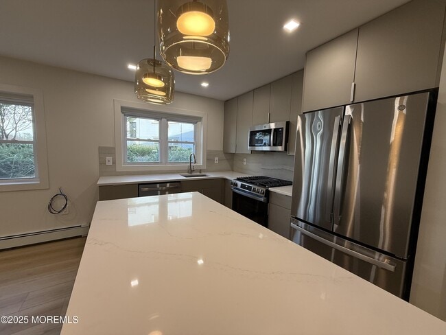 Building Photo - 1217 Ocean Ave N