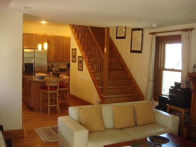 Building Photo - 57 Pleasant St