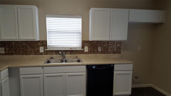 Foto del edificio - 547 Northvalley Dr