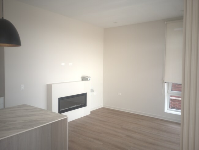 Building Photo - 3207 N Narragansett Ave
