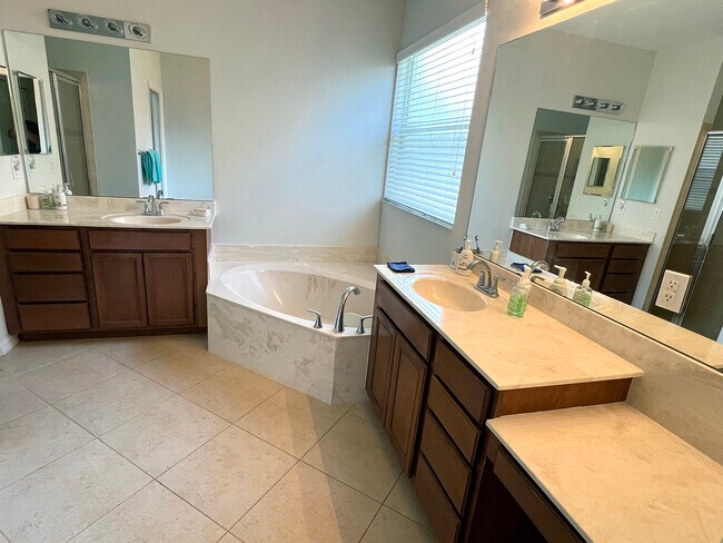Building Photo - 3421 Dandolo Cir