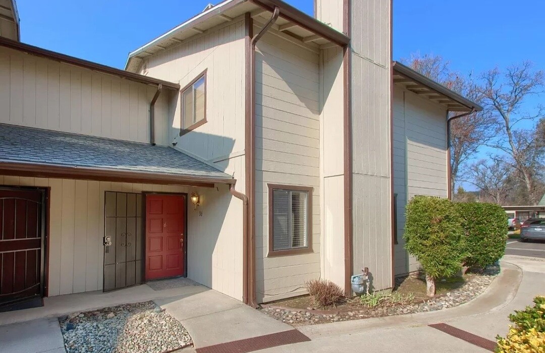 Primary Photo - 49400 River Park Rd