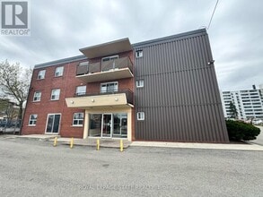 Building Photo - 105 Tia Dr
