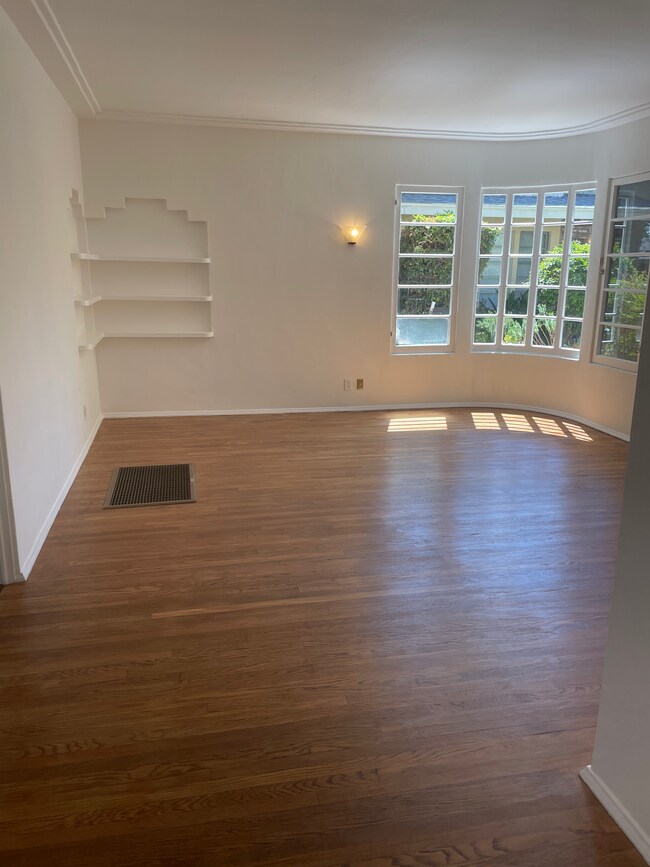 Foto del edificio - 407 Riverdale Dr