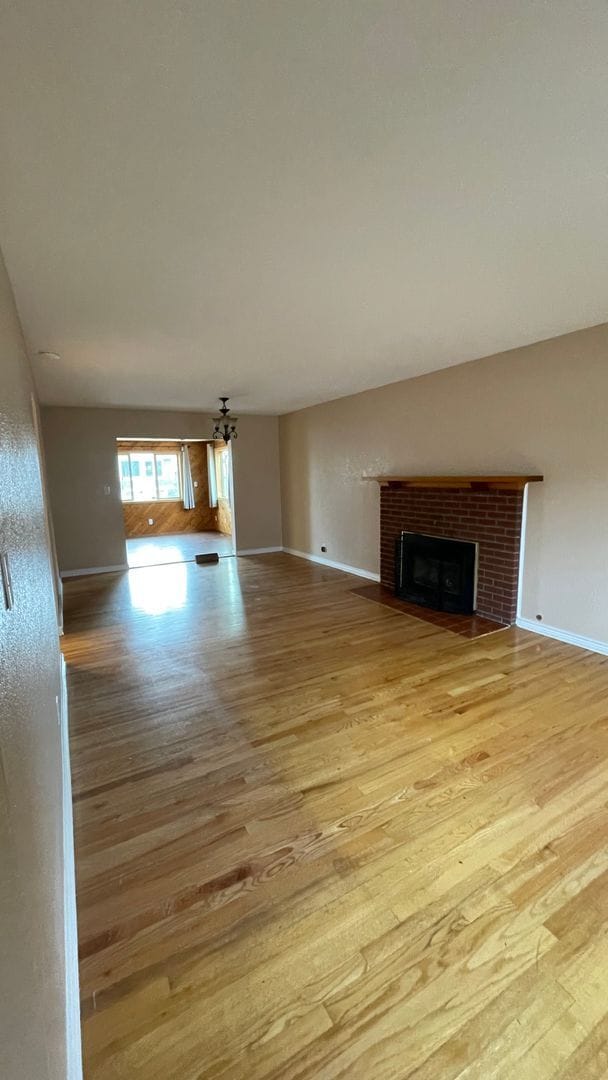 Photo - Spacious 4-Bedroom with Mountain Views & U... House