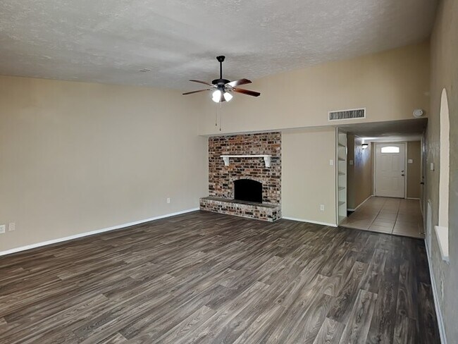 Building Photo - 5019 Forthbridge Dr