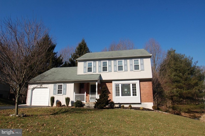 Primary Photo - 10 Tall Oaks Dr