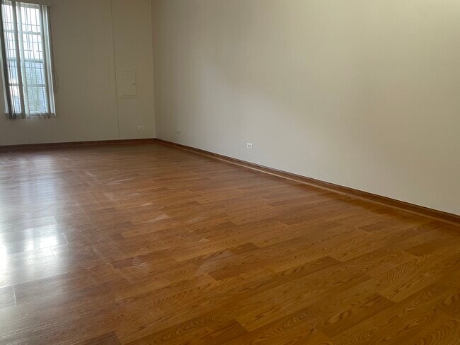 Foto del edificio - 250 Springbrook Trail S