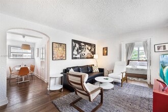 Building Photo - 39 Sidonia Ave