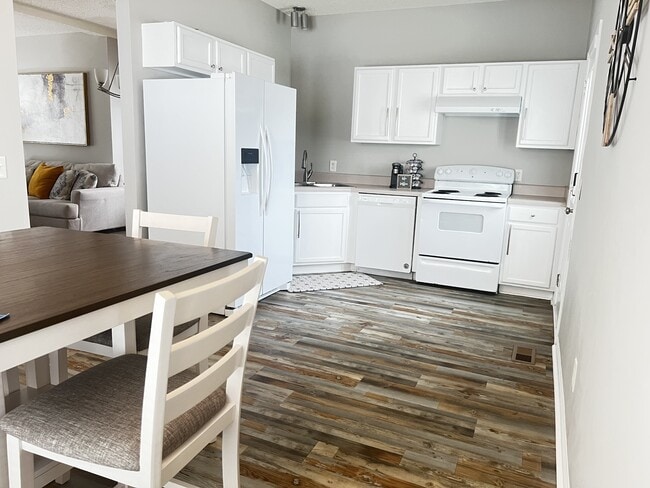 Foto del edificio - 714 Integrity Oaks Dr