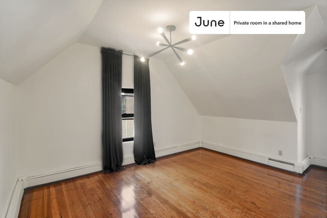 Building Photo - Room in Shared 6 bed/2 bath home