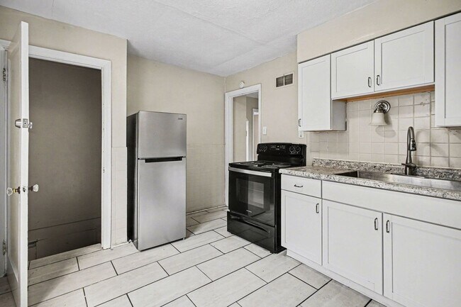 Foto del edificio - 7030 Emma Ave