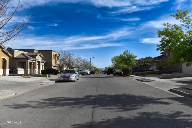 Building Photo - 300 Saltford Pl