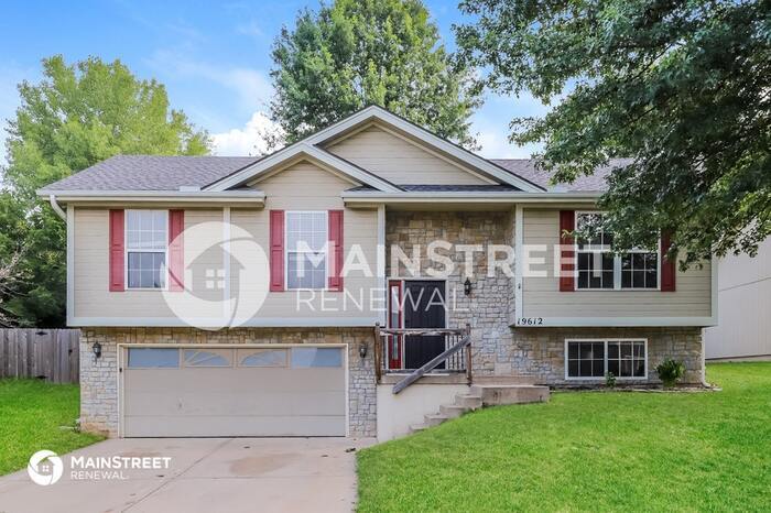 Foto principal - 19612 E 9th St S, Independence, MO 64056