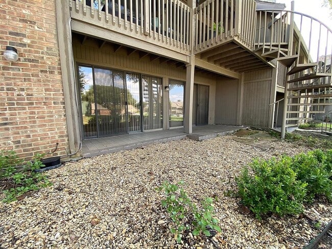 Building Photo - 1121 Signal Ridge Pl