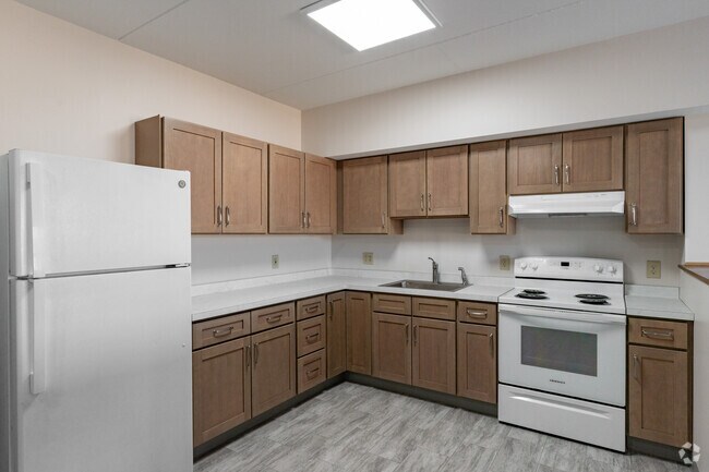 2 habitaciones, 1 baño - 700 pies cuadrados - Cocina - Hartford Place Senior Apartments 55+