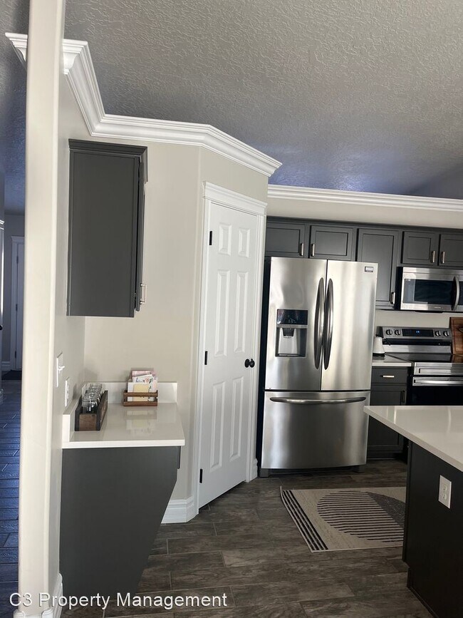 Building Photo - 3 br, 2 bath House - 1121 Elgin Ct