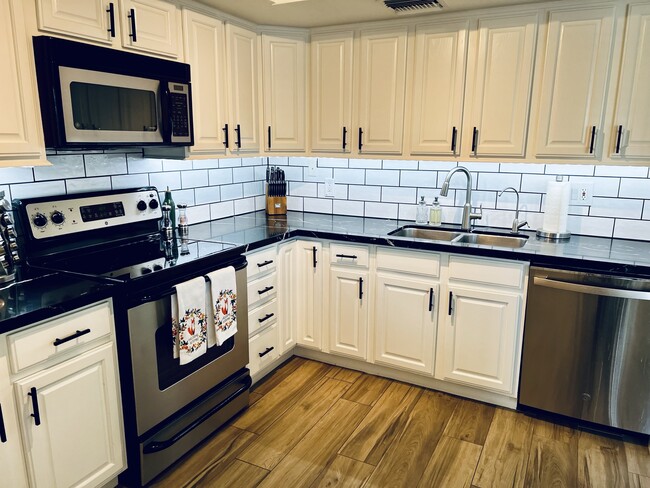 Kitchen - 4201 E Camelback Rd