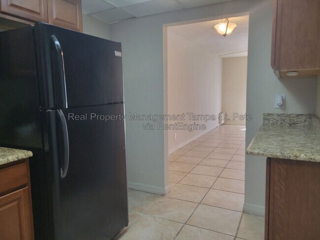 Foto del edificio - 711 Russell Ln