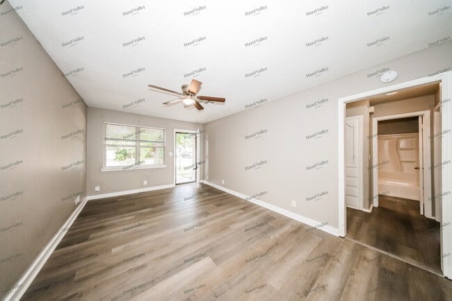 Photo - 430 W Juniper Dr House