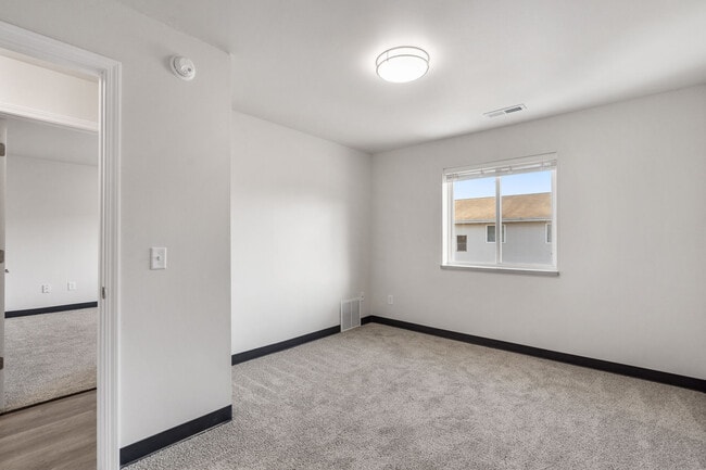 Building Photo - Riverstone Townhomes