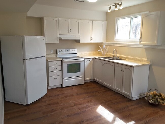 Building Photo - 844 Lavis Crt